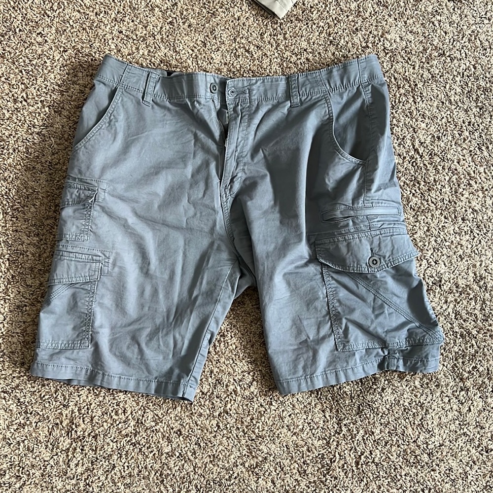 Iron cargo shorts, like new!